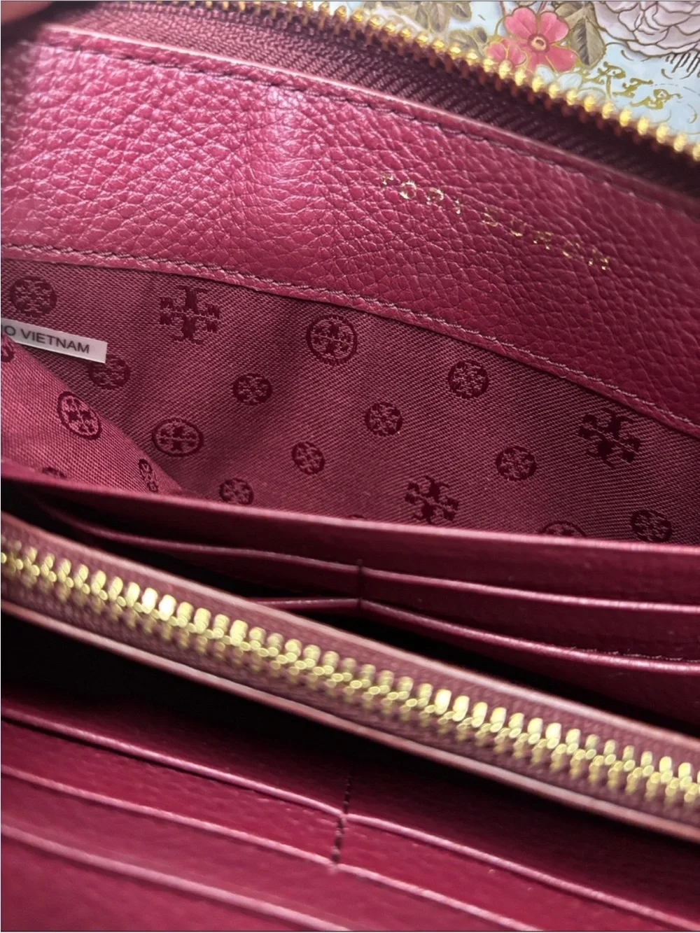 Tory Burch Burgundy Pebbled Leather Zip Wallet with Gold Logo - Picture 10 of 13
